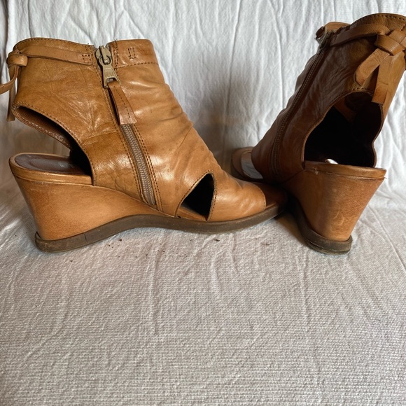 Mjus leather wedge open toe/heel booties - Picture 3 of 3